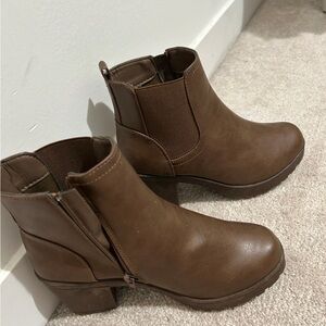 Ardene Chestnut Ankle Booties